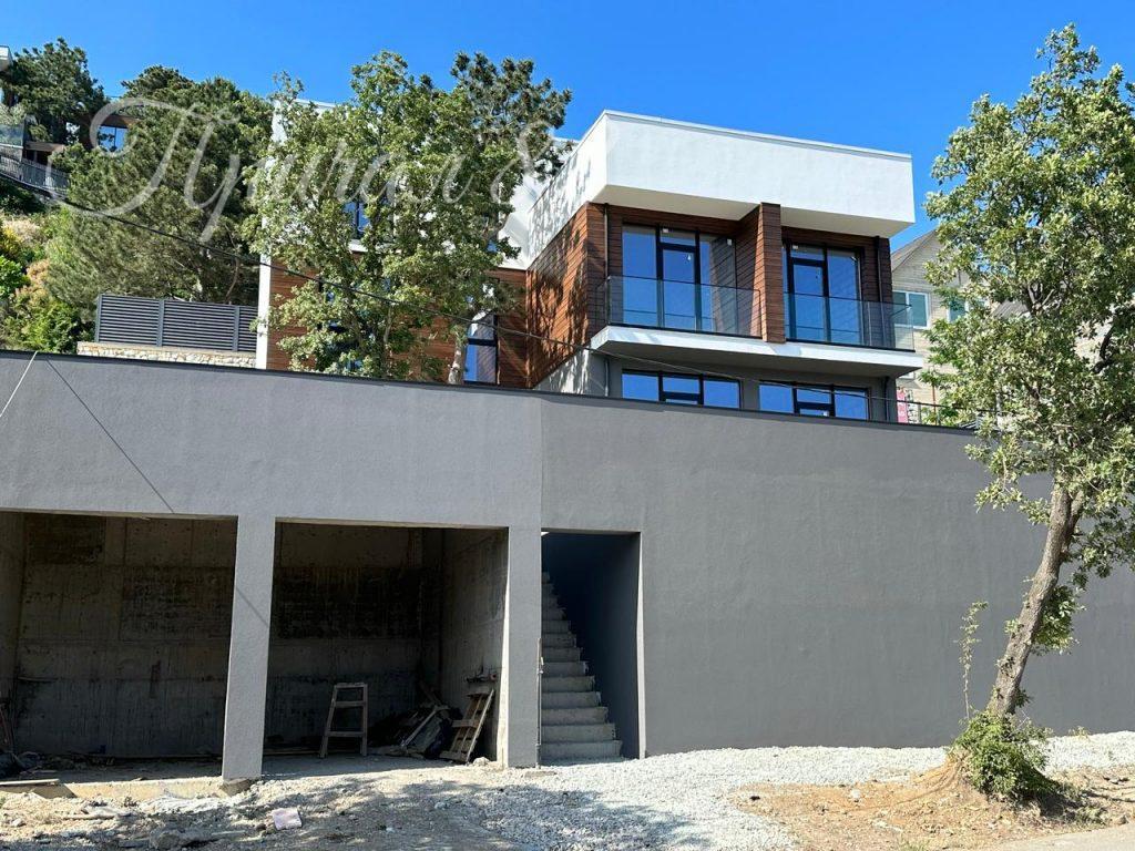 Ялта ул. Большевистская, 33