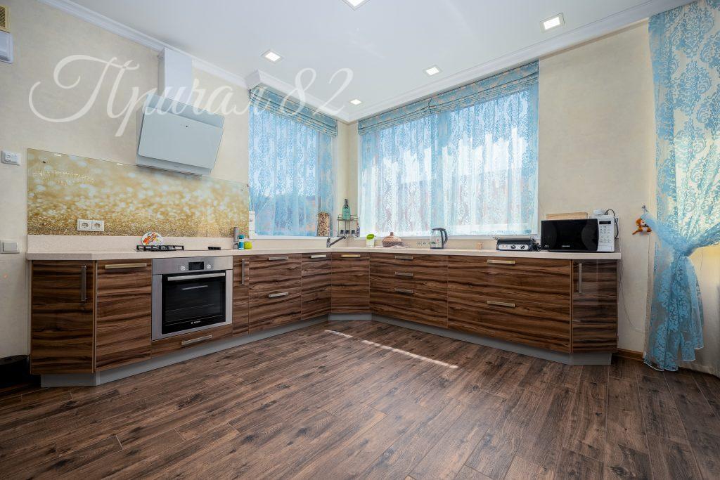 Республика Крым, Ялта, Поселковая ул., 10