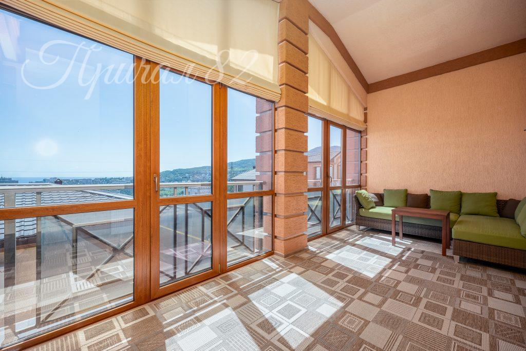 Республика Крым, Ялта, Поселковая ул., 10