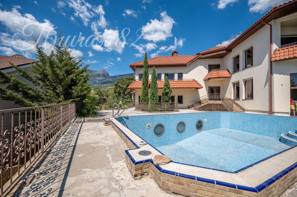 Ялта, пгт. Гурзуф, ул. Лазурная