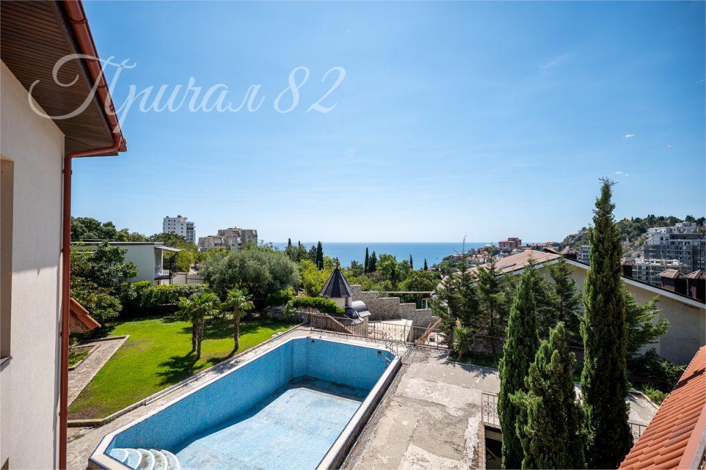 Ялта, пгт. Гурзуф, ул. Лазурная