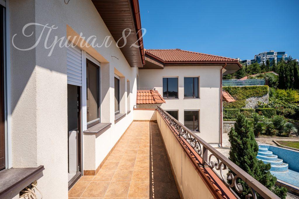 Ялта, пгт. Гурзуф, ул. Лазурная