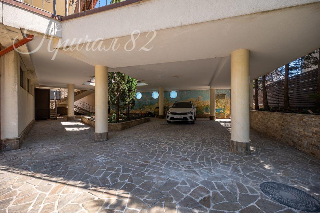 Ялта, пгт. Гурзуф, ул. Лазурная