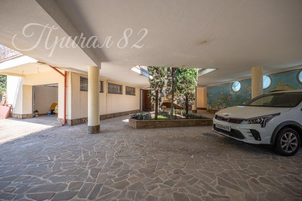 Ялта, пгт. Гурзуф, ул. Лазурная