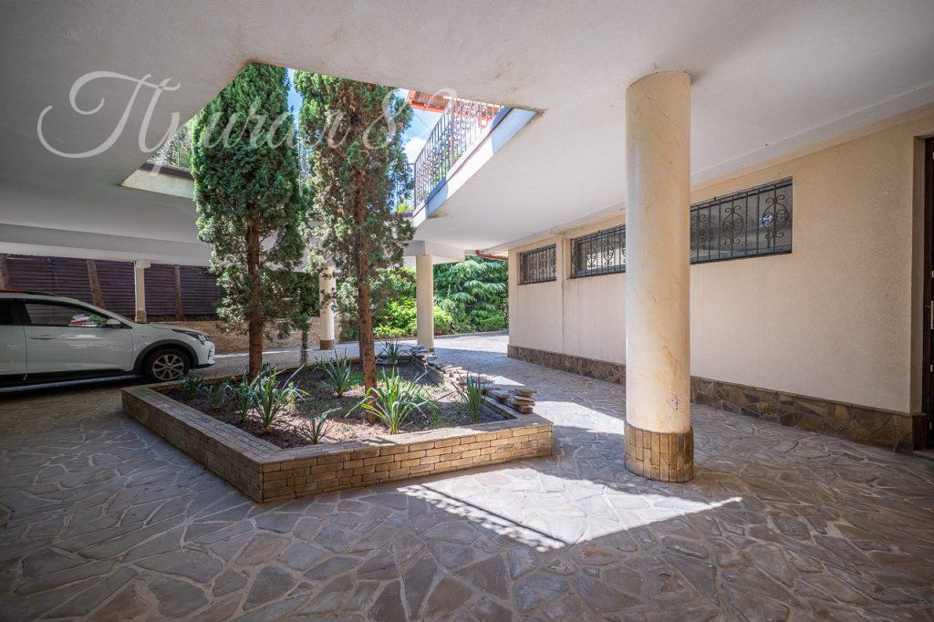 Ялта, пгт. Гурзуф, ул. Лазурная