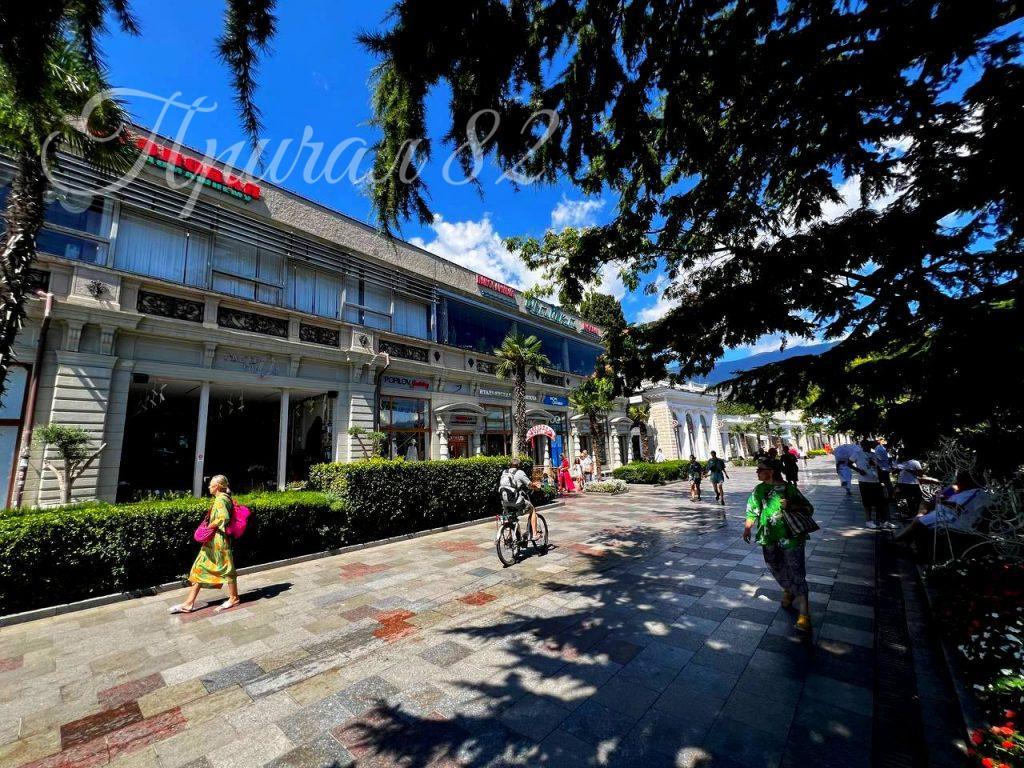 Ялта. ул. Ленина д. 15