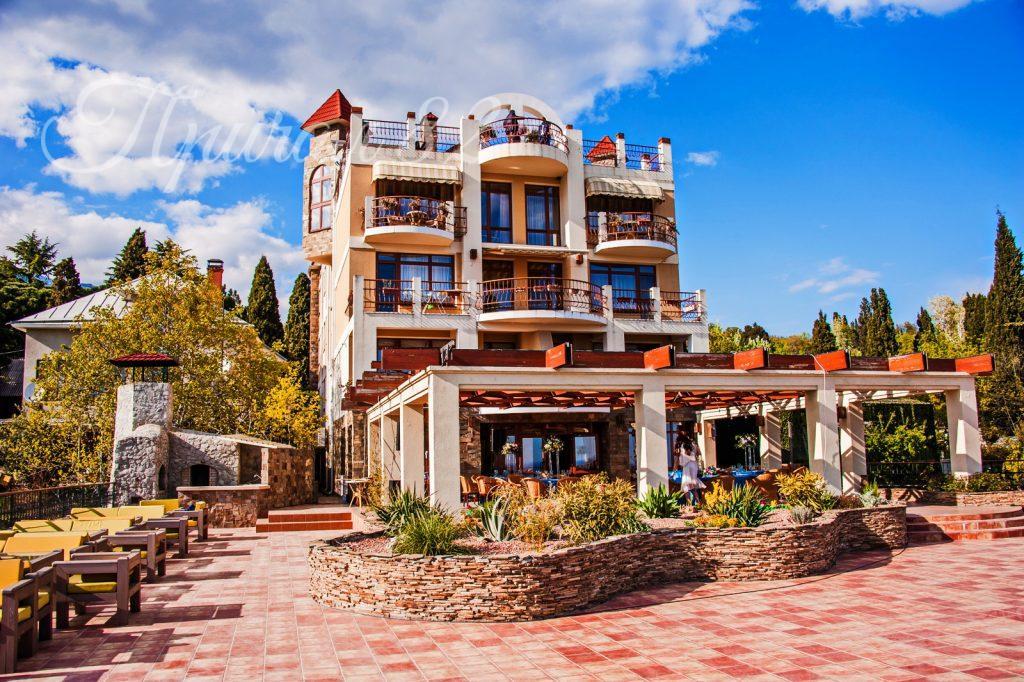 Ялта пгт. Гурзуф, ул. Ленинградская