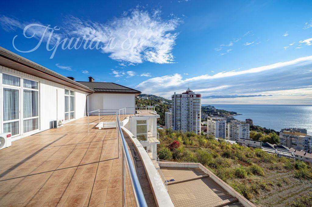 Ялта, пгт. Кореиз, Мисхорский спуск 1Б