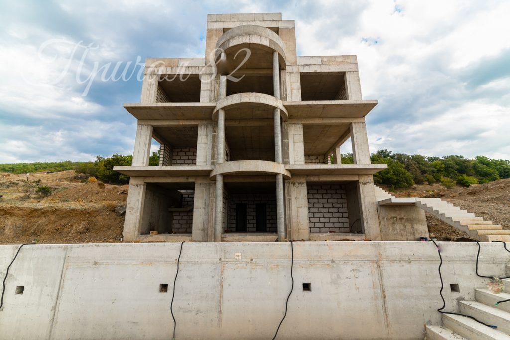 Алушта, Лучистое, мкрн Берекет, 24