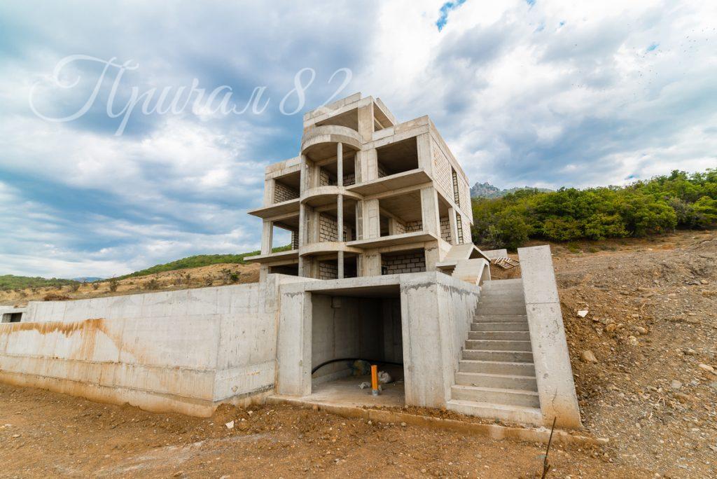 Алушта, Лучистое, мкрн Берекет, 24