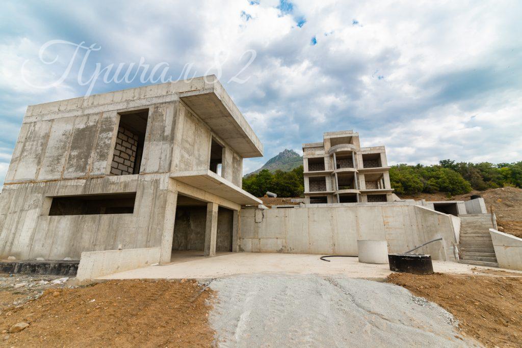 Алушта, Лучистое, мкрн Берекет, 24