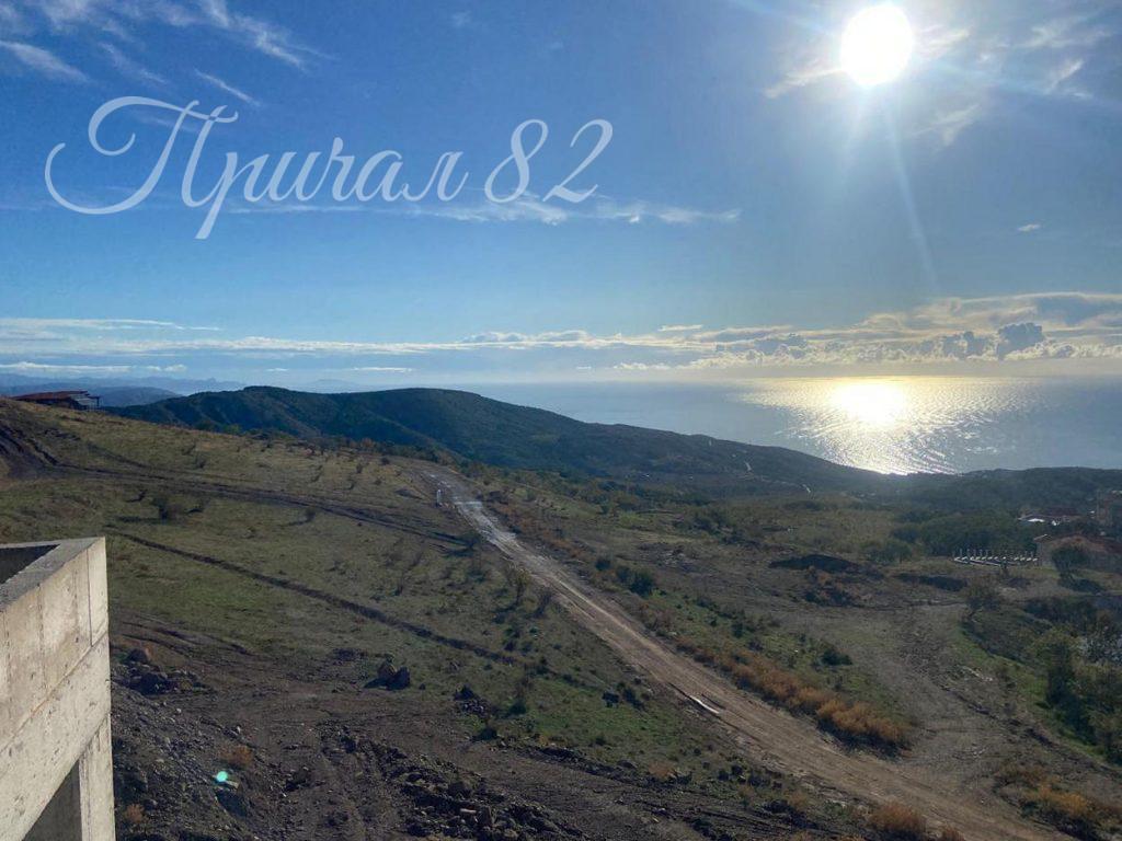 Алушта, Лучистое, мкрн Берекет, 24