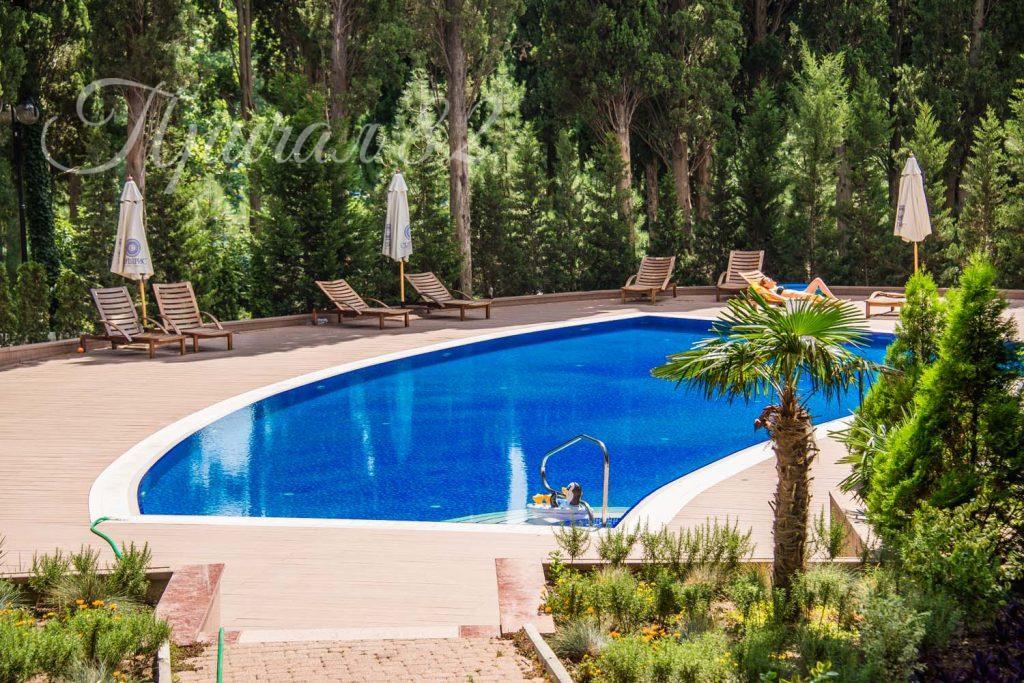 Ялта улица Ломоносова дом 25