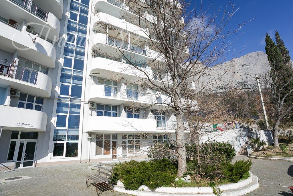 Форос, пгт. Санаторное, ул. Южная 1