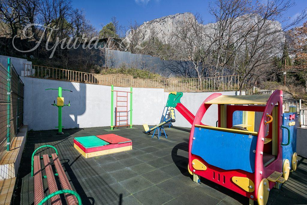 Форос, пгт. Санаторное, ул. Южная 1