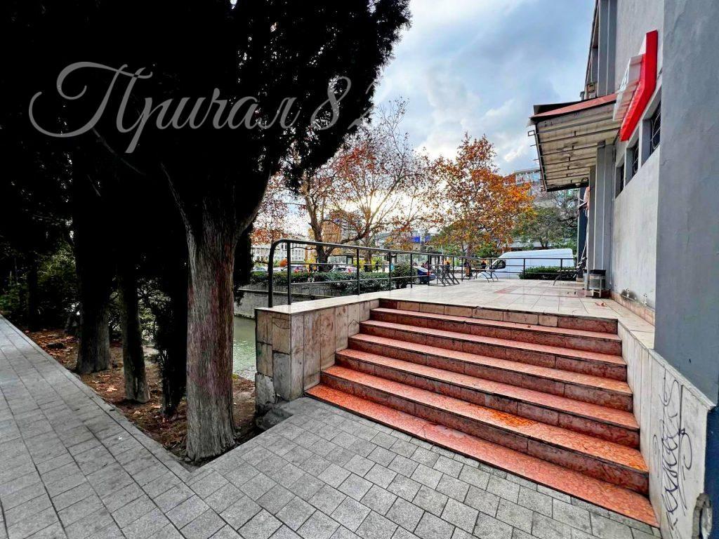 Ялта, ул. Киевская д. 1