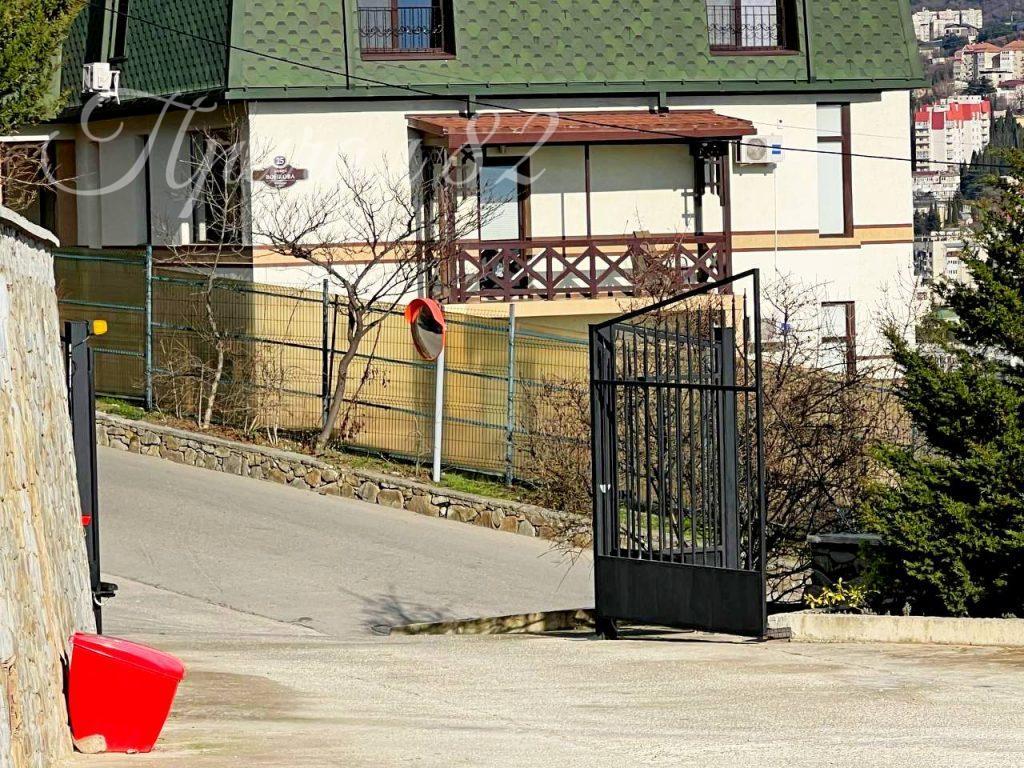 Ялта, ул. Войкова 20