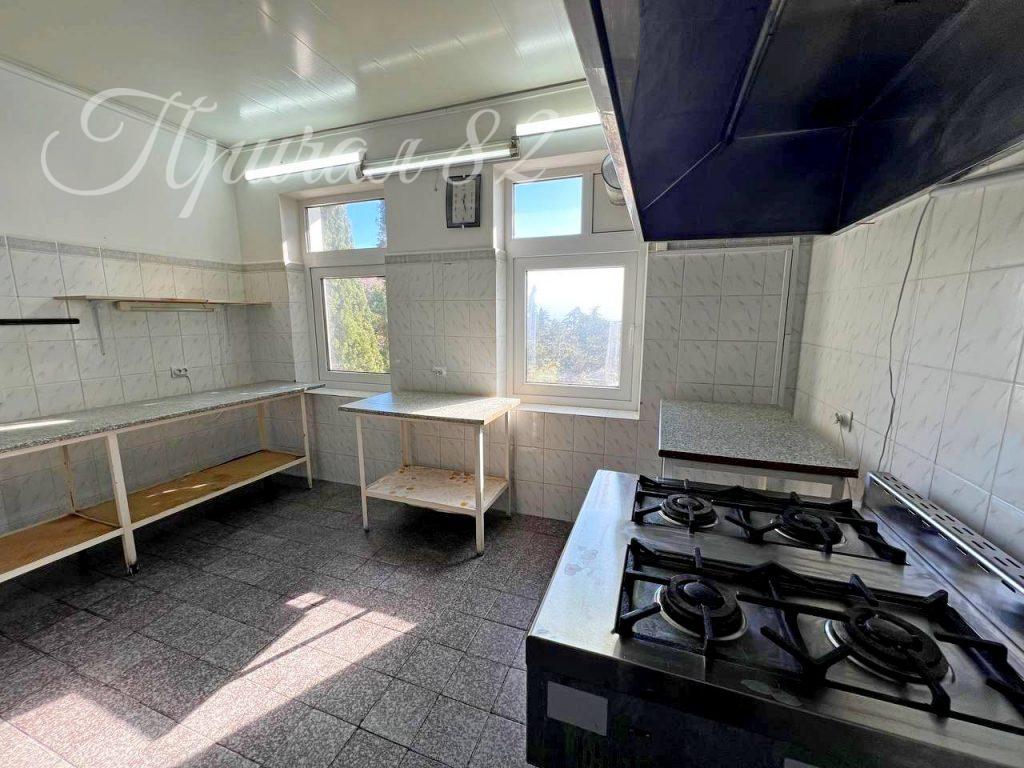 Ялта, пгт. Гаспра, ул. Алупкинское шоссе 19