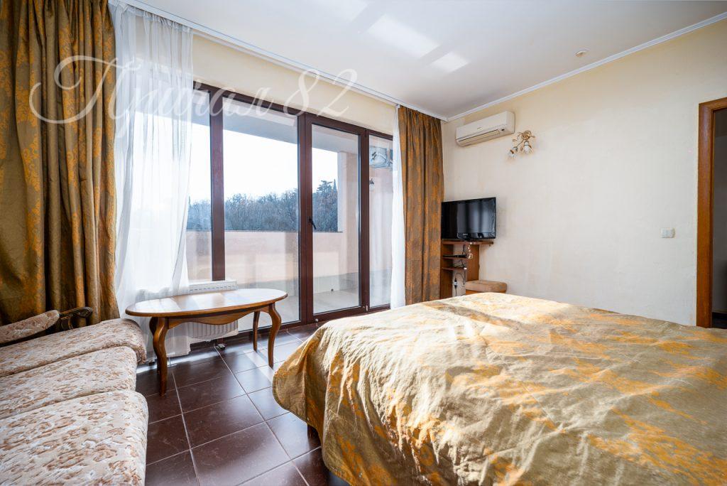 Ялта, Виноградная 55