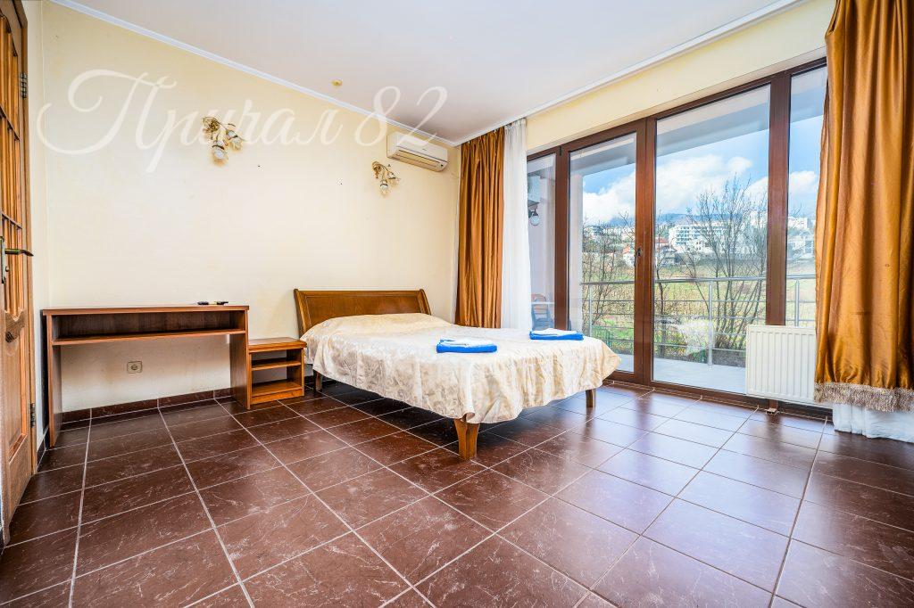 Ялта, виноградная 55