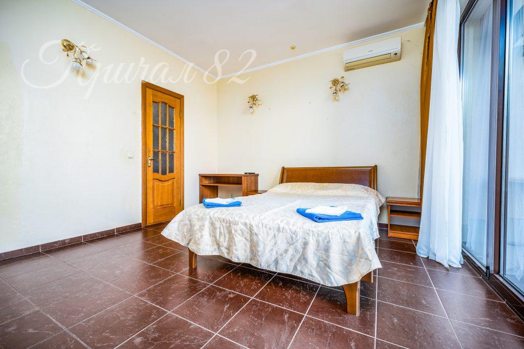 Ялта, виноградная 55