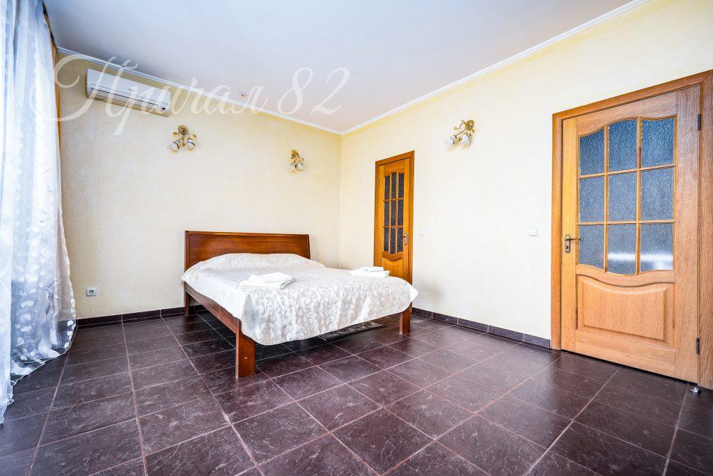 Ялта, Виноградная 55