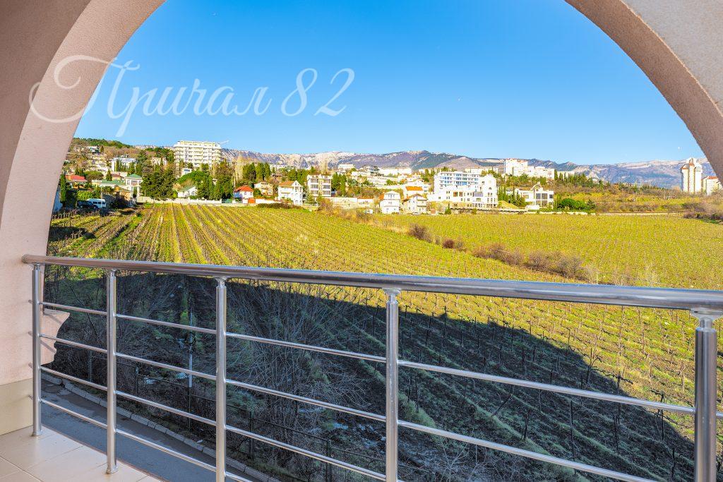 Ялта, Виноградная 55