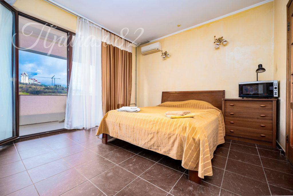 Ялта, Виноградная 55