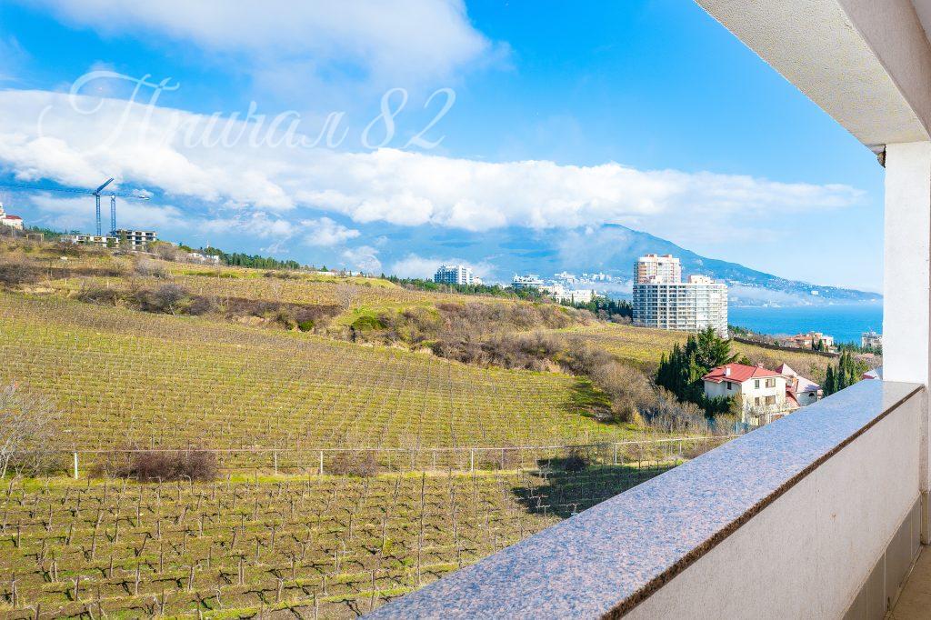 Ялта, Виноградная 55