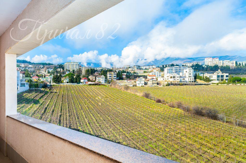 Ялта, Виноградная 55