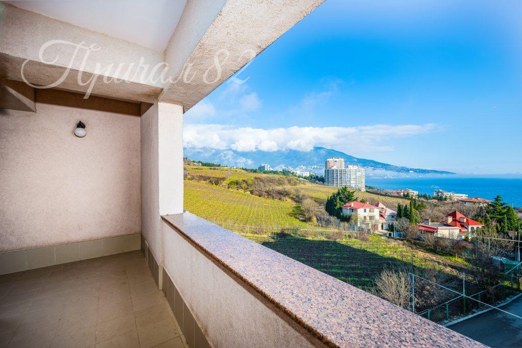 Ялта, Виноградная 55