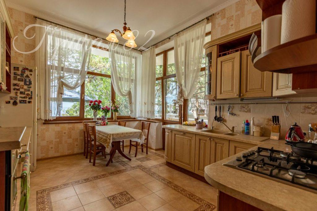 Ялта, пгт. Форос, мыс Сарыч