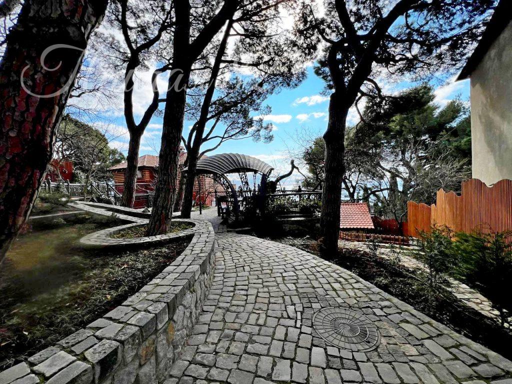 Ялта, ул. Мира 26Б