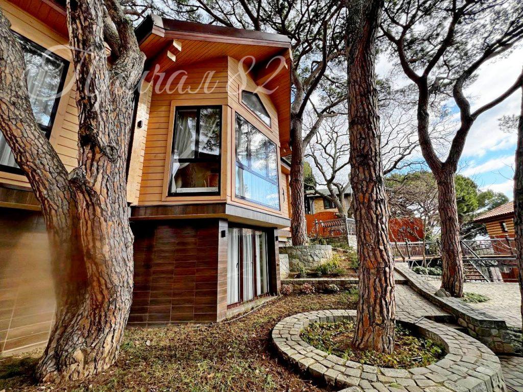 Ялта, ул. Мира 26Б