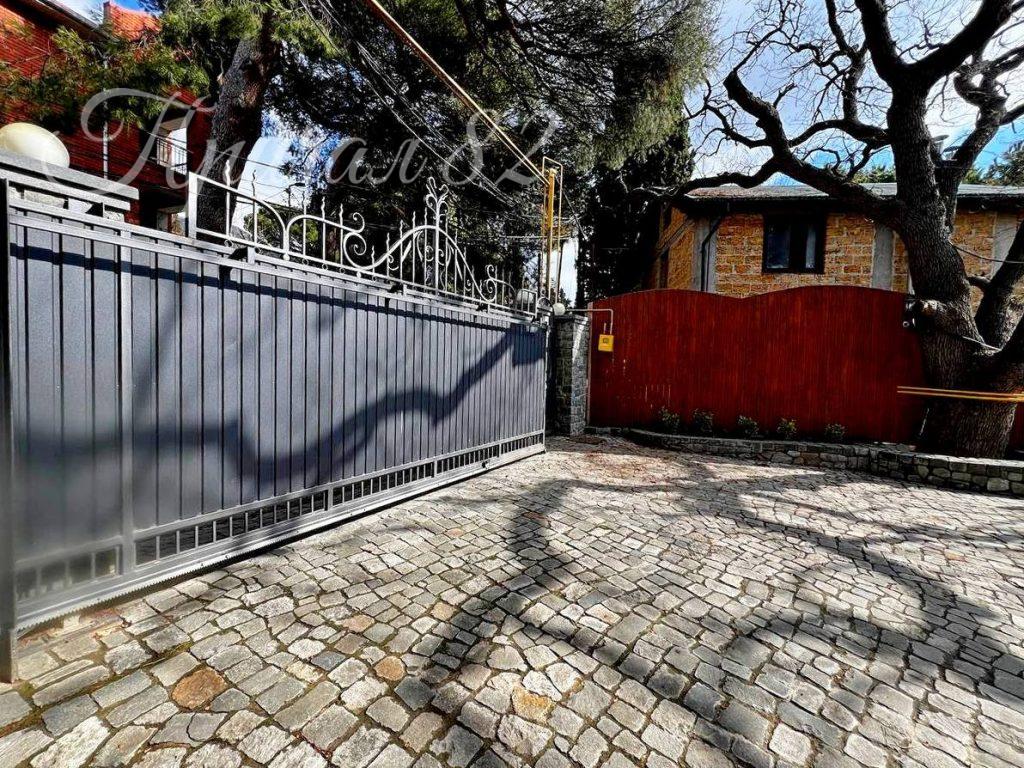 Ялта, ул. Мира 26Б