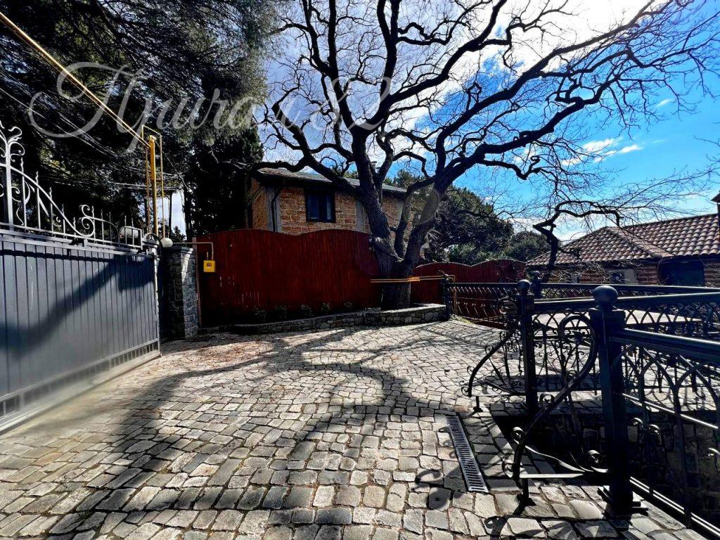 Ялта, ул. Мира 26Б