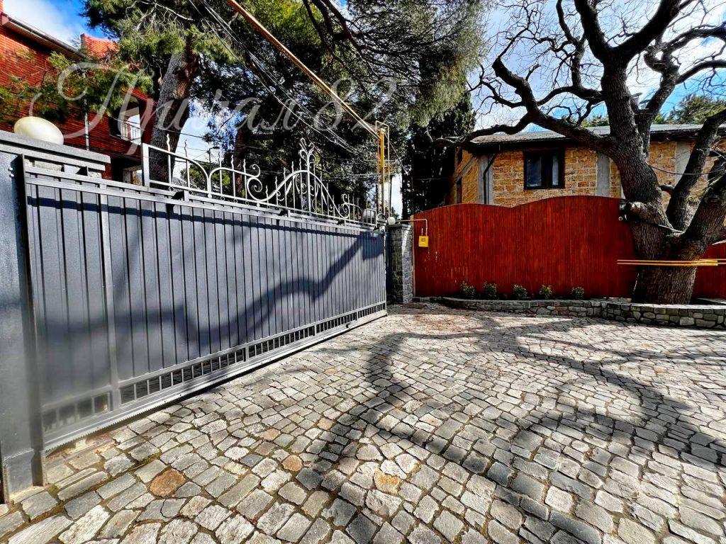 Ялта, ул. Мира 26Б