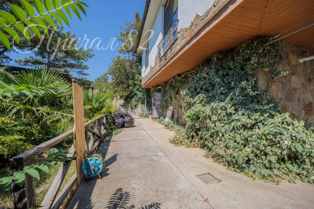 Ялта, Восход, улица Авроры, дом 4