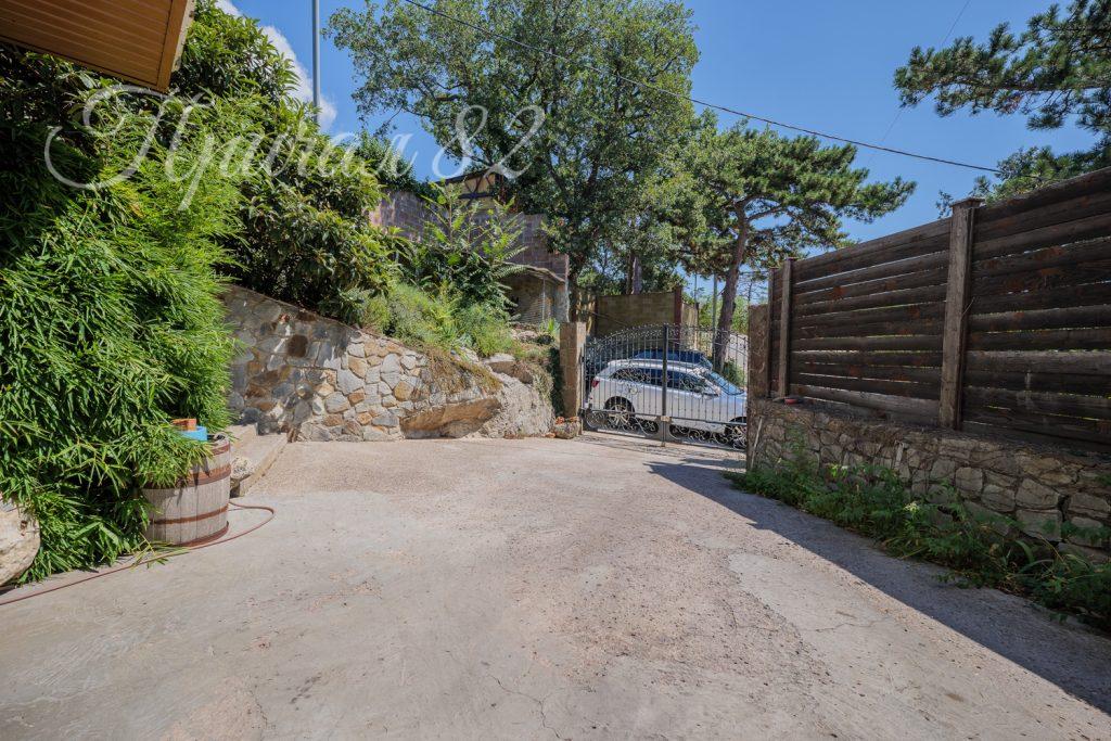 Ялта, Восход, улица Авроры, дом 4