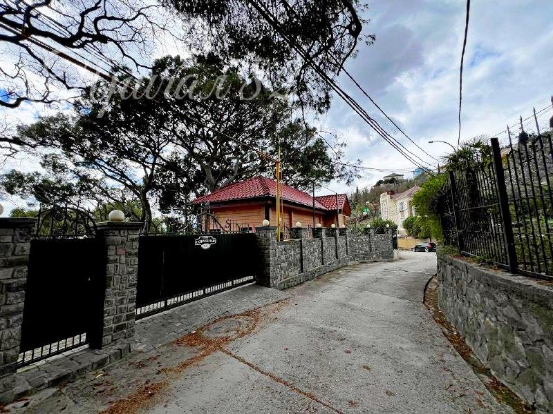 Ялта, ул. Мира 26Б