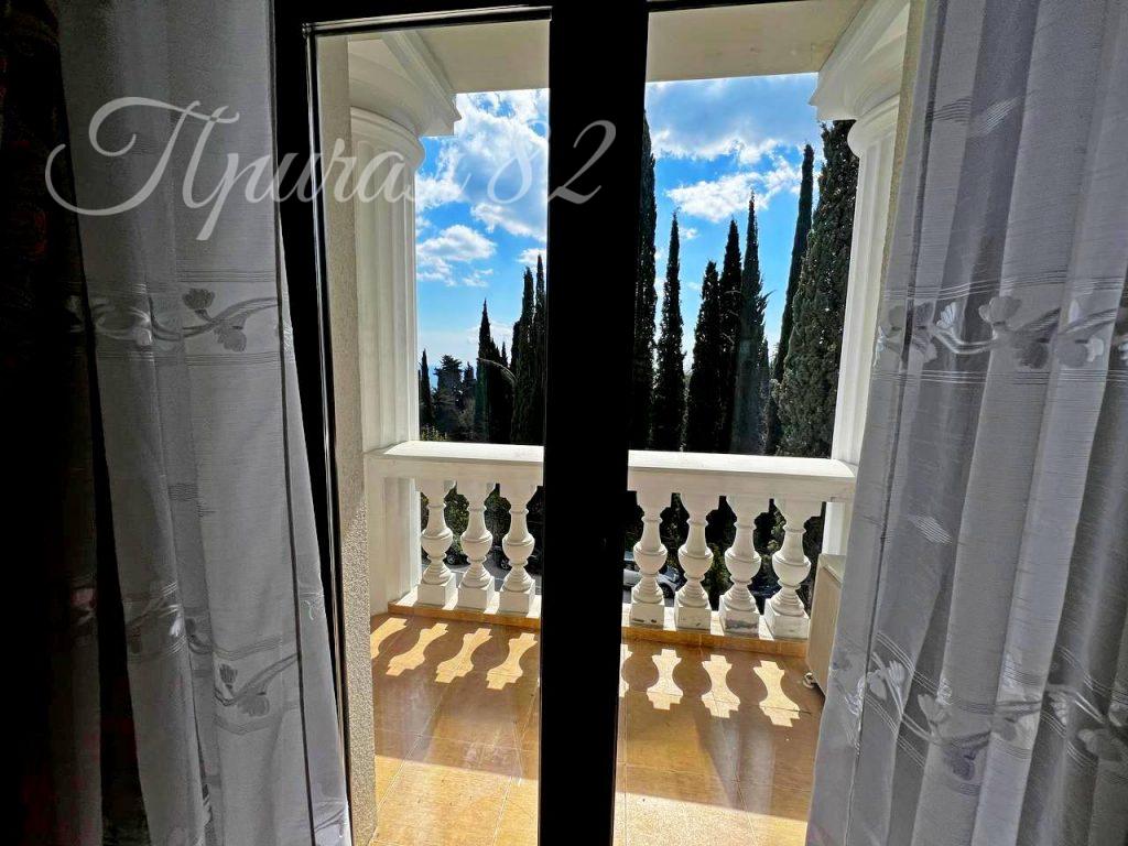 Ялта, пгт. Ливадия, ул. Батурина