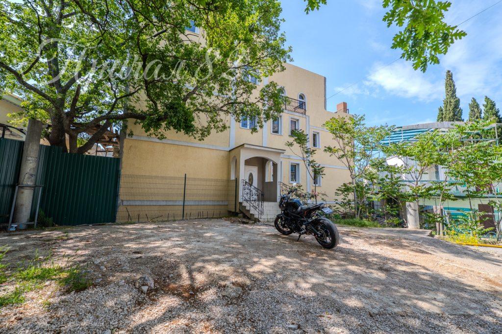 Ялта, пгт. Кореиз, шоссе Алупкинское