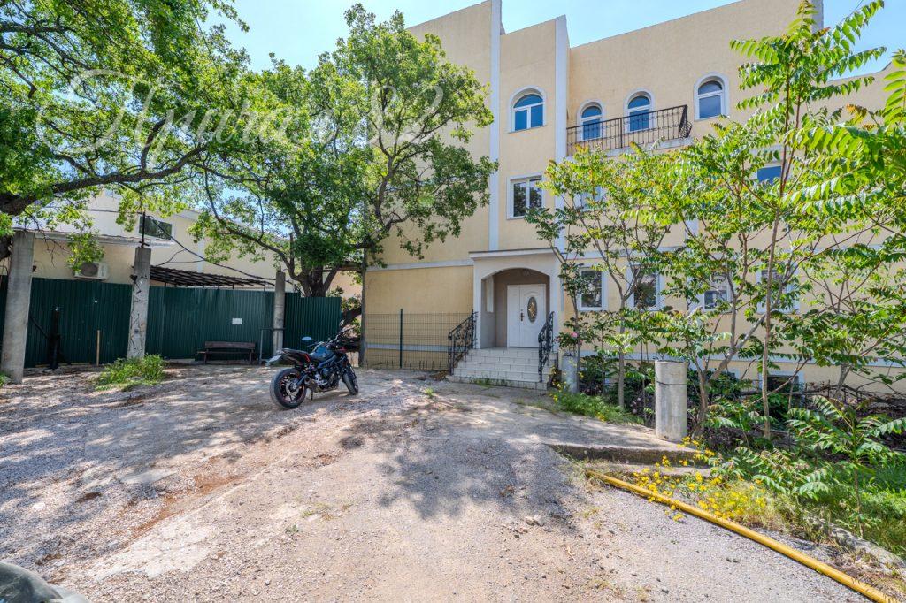 Ялта, пгт. Кореиз, шоссе Алупкинское