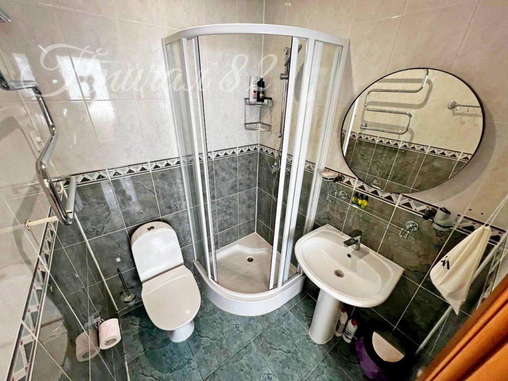 Крым, г. Ялта, пгт. Никита, д. 53