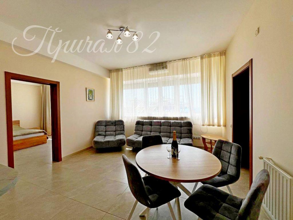 Крым, г. Ялта, пгт. Никита, д. 53