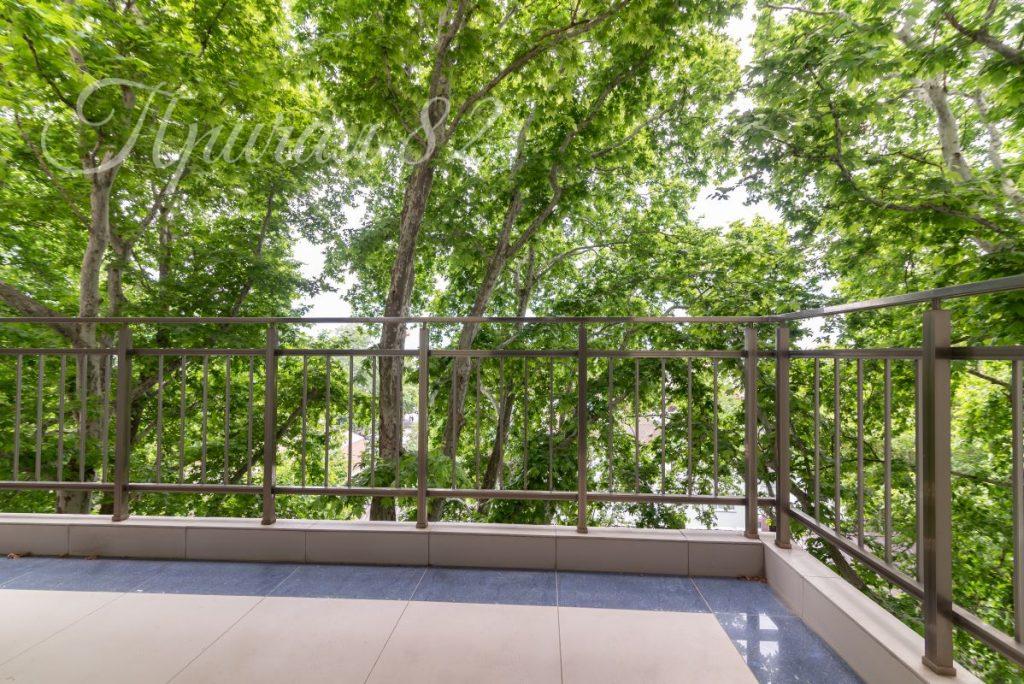 Алушта, Горького, 9а