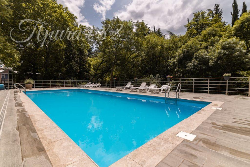 Алушта, Горького, 9а