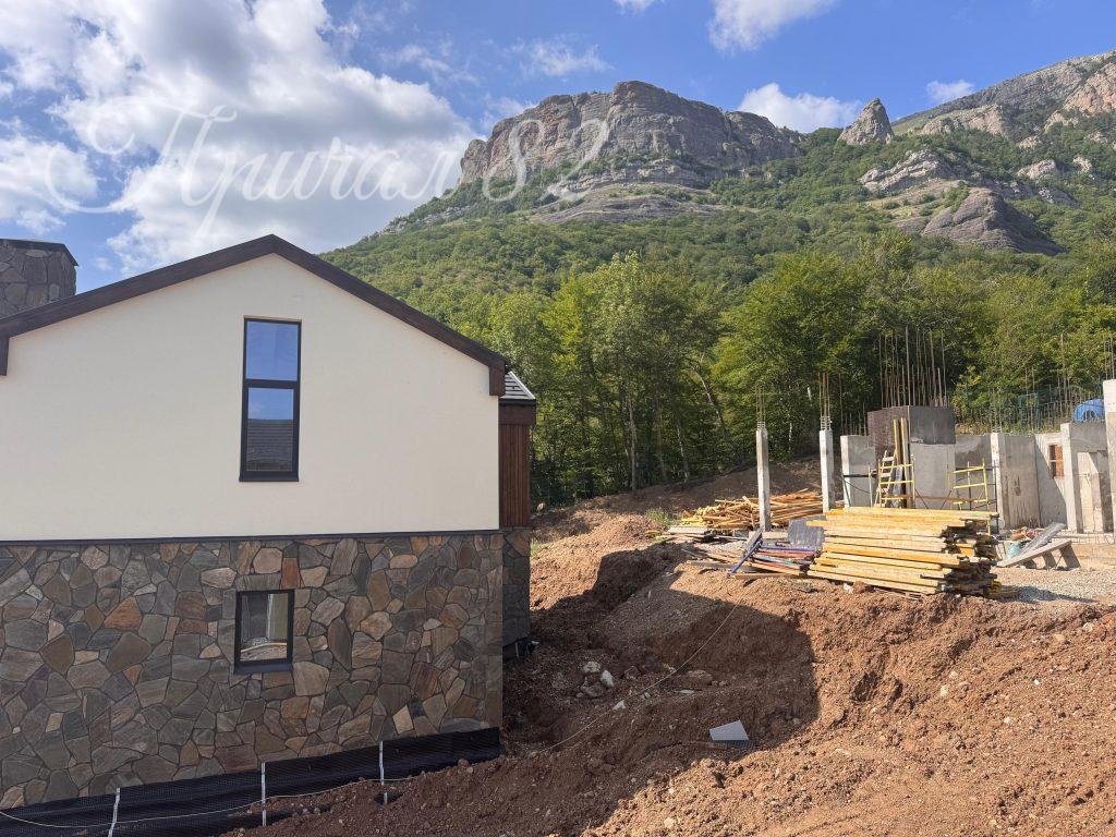 г. Алушта, с. Лучистое, поселок Лучи