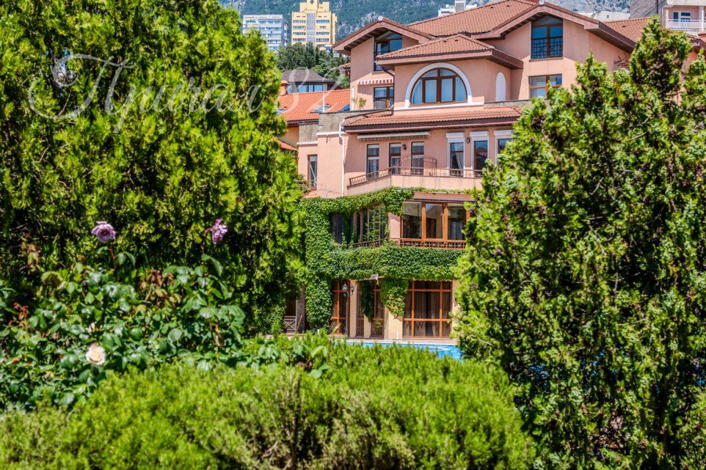 Алупка, ул. Ленина 29Д