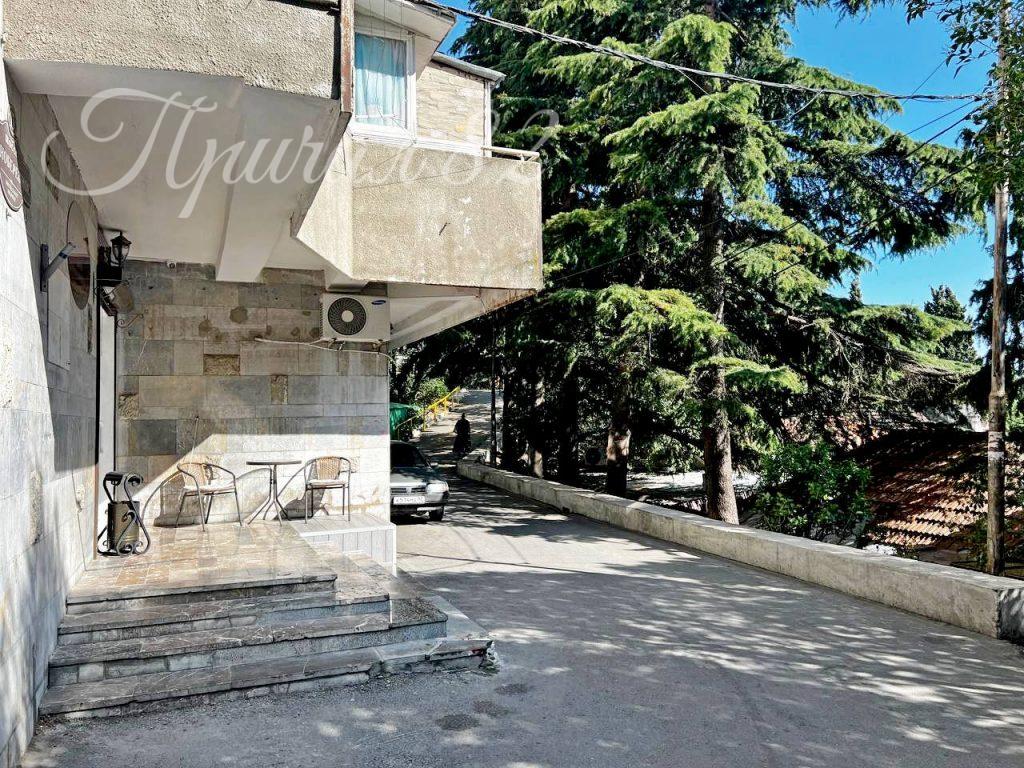 Ялта, пгт. Массандра, Южнобережное шоссе д. 15